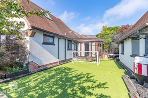 Photo 25- click for photo gallery